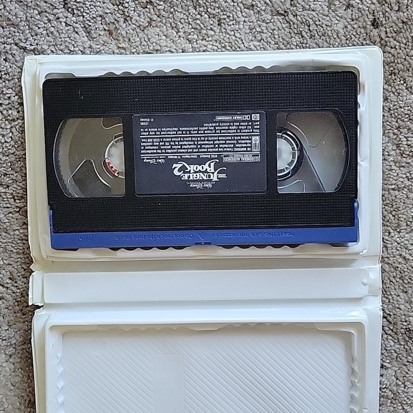 Walt Disneys The Jungle Book 2 VHS - Picture 4 of 4